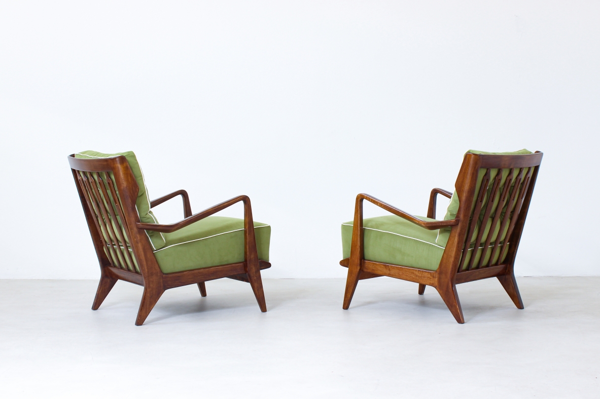 Gio Ponti, pair of armchairs model 516 produced by Cassina in the 1950s