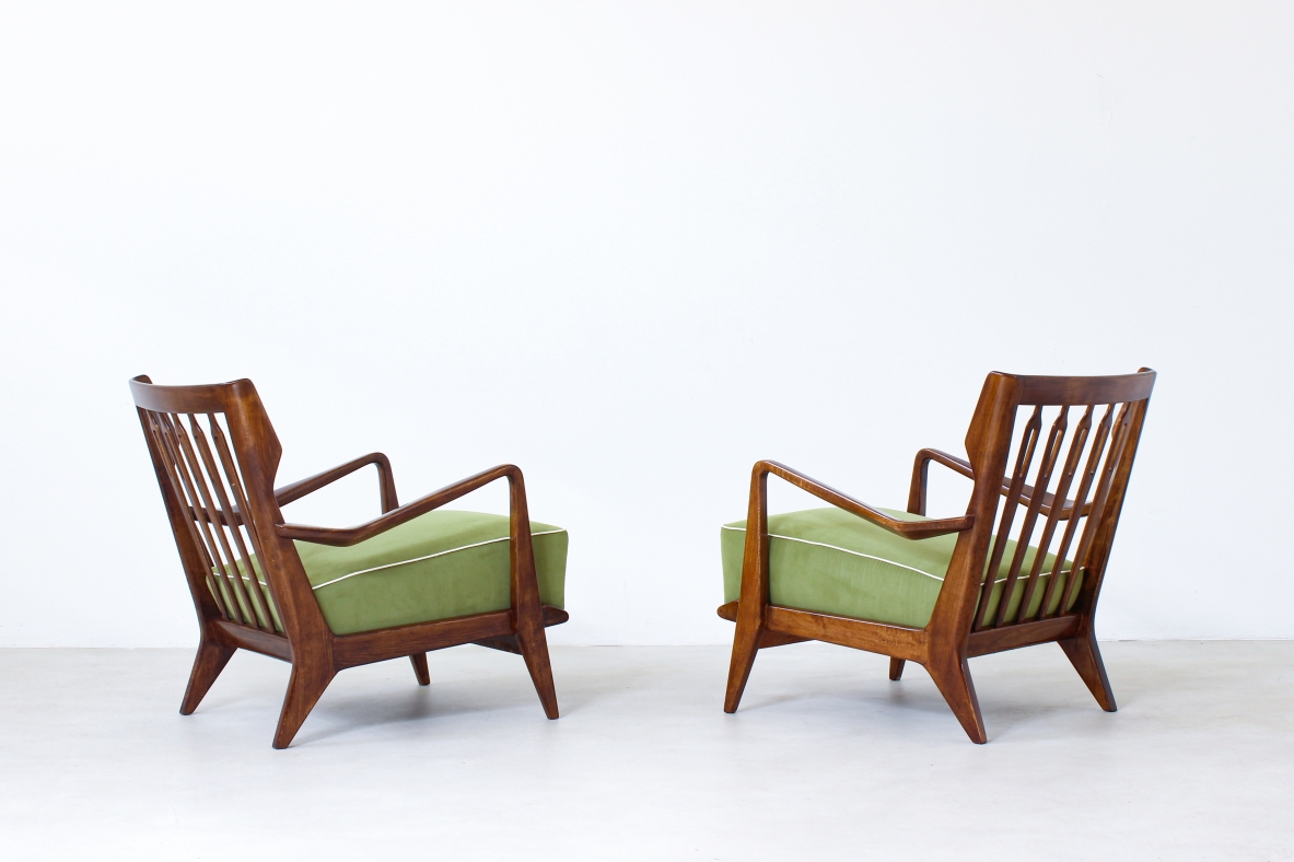 Gio Ponti, pair of armchairs model 516 produced by Cassina in the 1950s