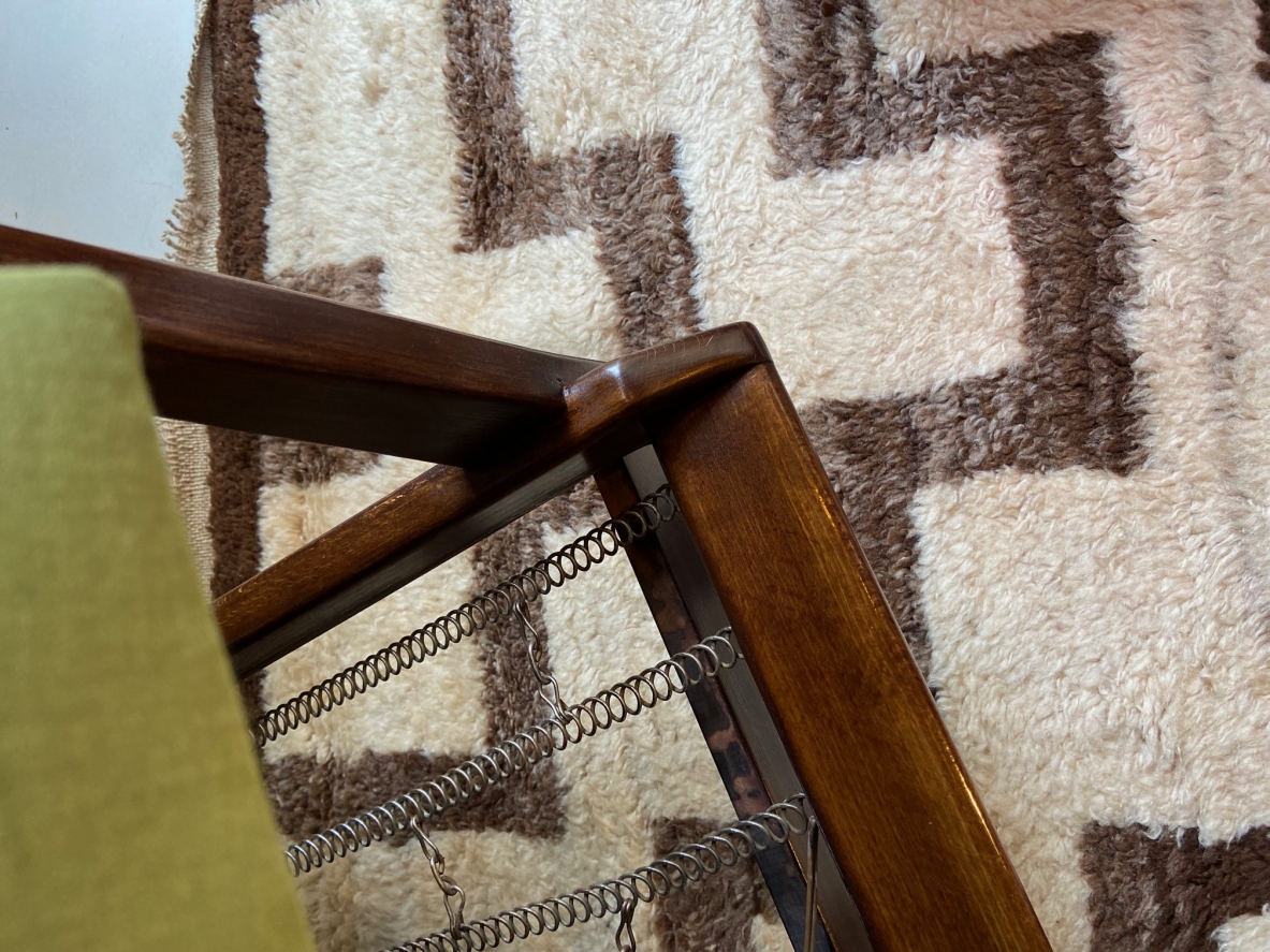 Gio Ponti, pair of armchairs model 516 produced by Cassina in the 1950s