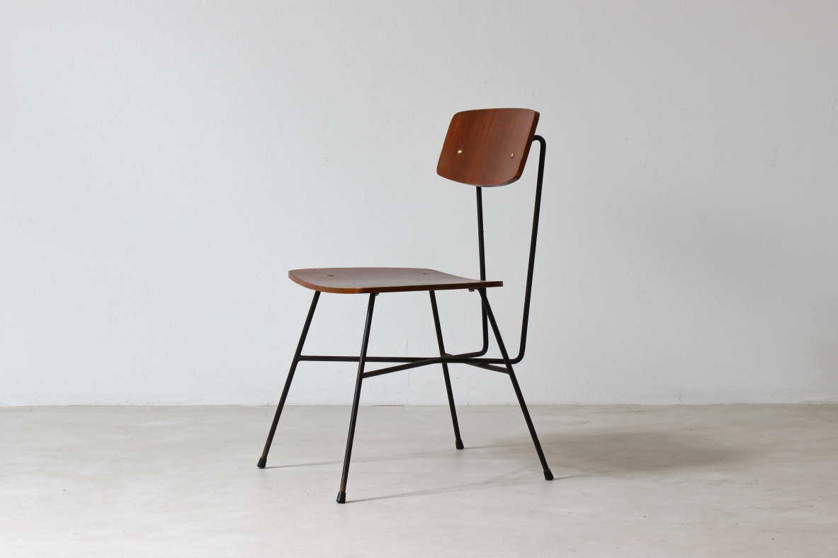 Gastone Rinaldi, rare 1950's desk with a stunning chair in metalwork and mahogany.  Produced by Rima, 1950s.