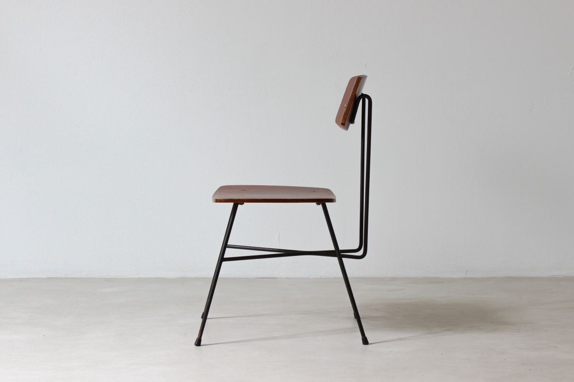 Gastone Rinaldi, rare 1950's desk with a stunning chair in metalwork and mahogany.  Produced by Rima, 1950s.