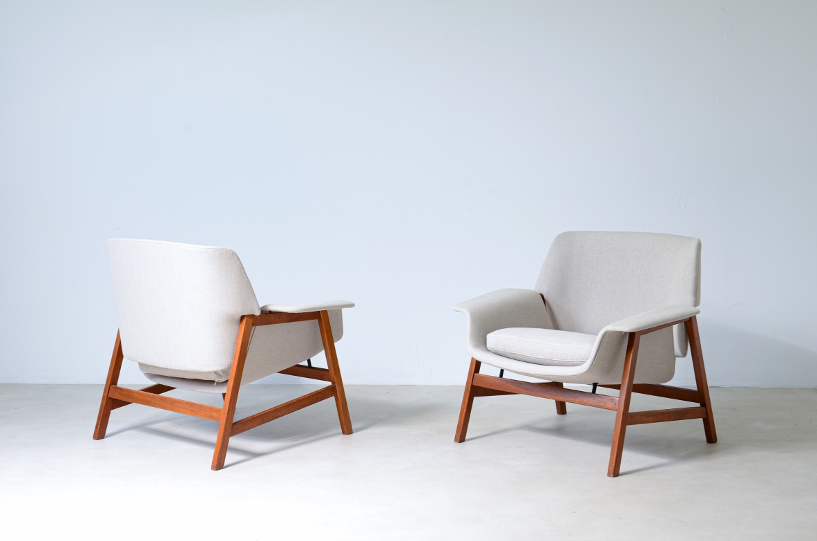 Gianfranco Frattini (1926-2004)  Pair of armchairs model 849 in wood and upholstered fabric.  Cassina production, 1957.Gianfranco Frattini (1926-2004)  Pair of armchairs model 849 in wood and upholstered fabric.  Cassina production, 1957.