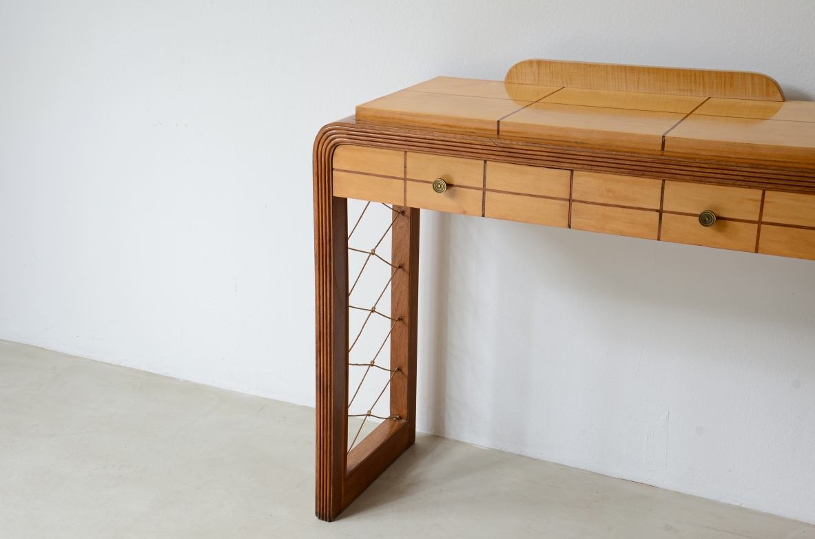 Console table in maple wood with threads on the top, two drawers on the front and uprights with geometric weaving in rope.