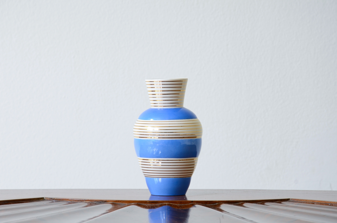 Rometti pottery  Vase with golden spinning. Umbertide manufacture around 1940.