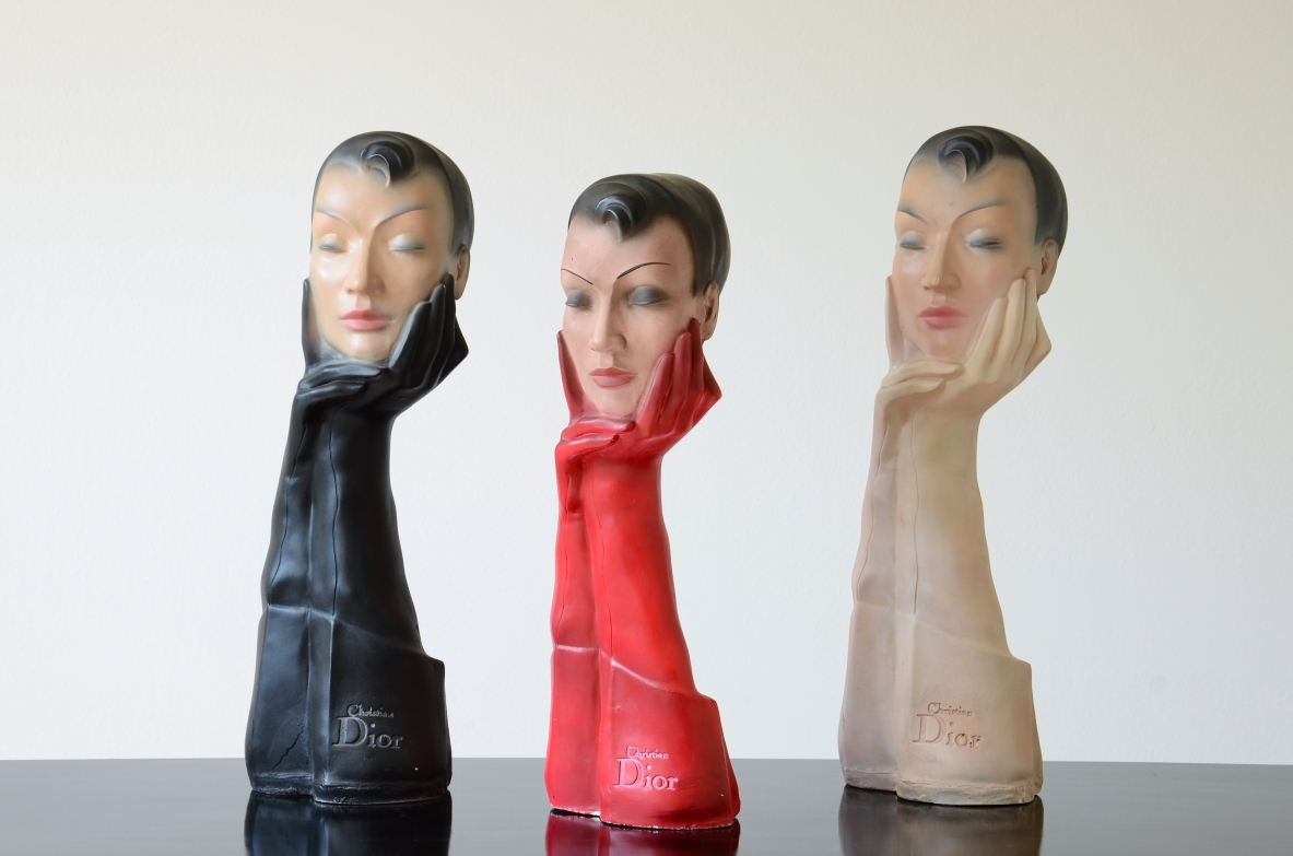 3 figure pubblicitarie in gesso dipinto in ottime condizioni originali.  Christian Dior, anni'60ca.
