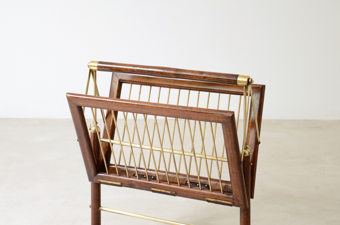 Splendido portariviste a libro in legno, ottone e pelle.   Manifattura italiana 1950 ca.