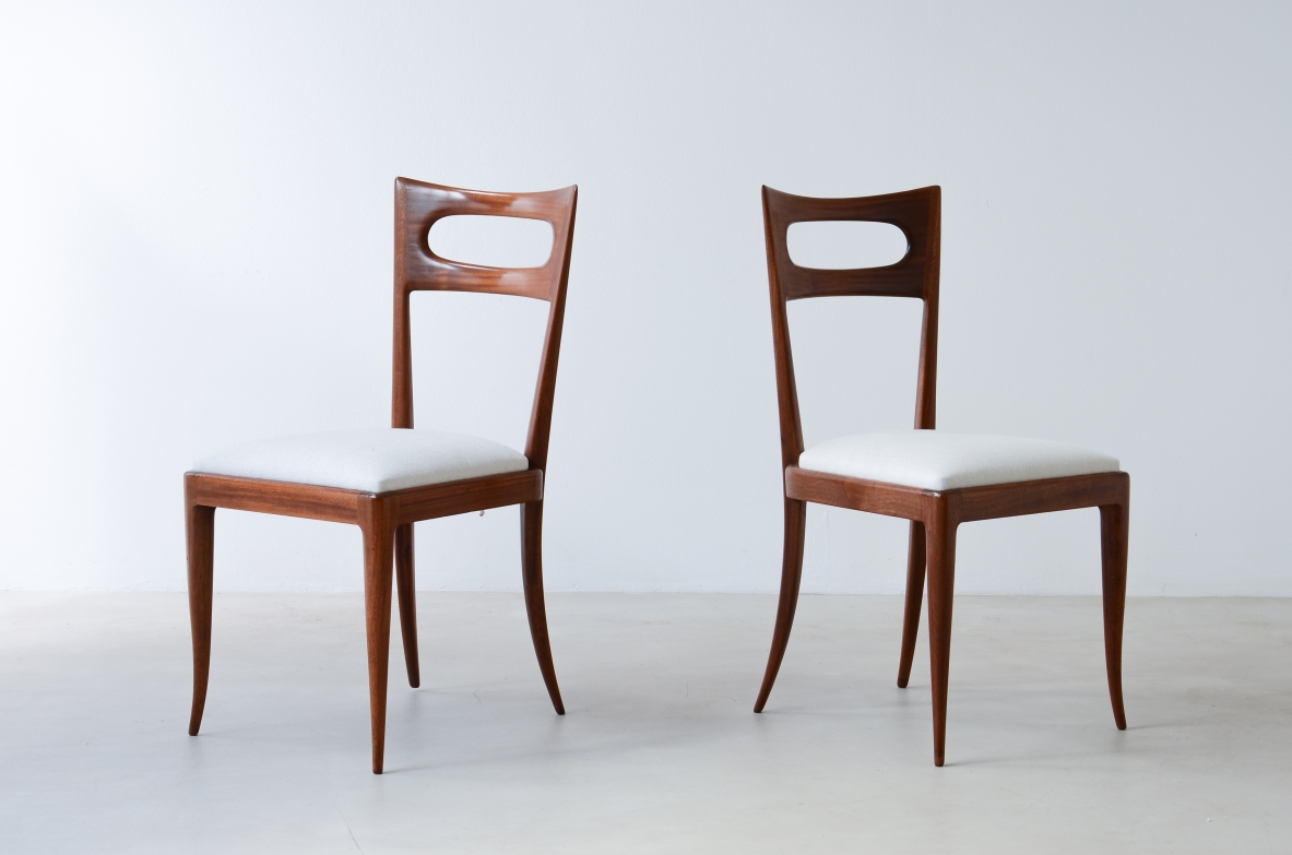 Paolo Buffa (1903-1970)  Set of six elegant dining chairs in walnut 1940s.