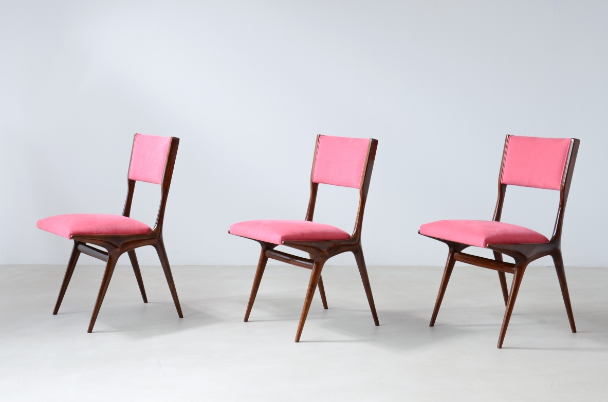 Carlo de Carli (1910-1999)  Raro set di di 8 sedie modello 634, 1954.