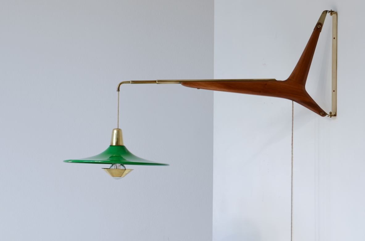 Franco Buzzi lampada aplique da parete con braccio estensibile in ottone 1950ca.