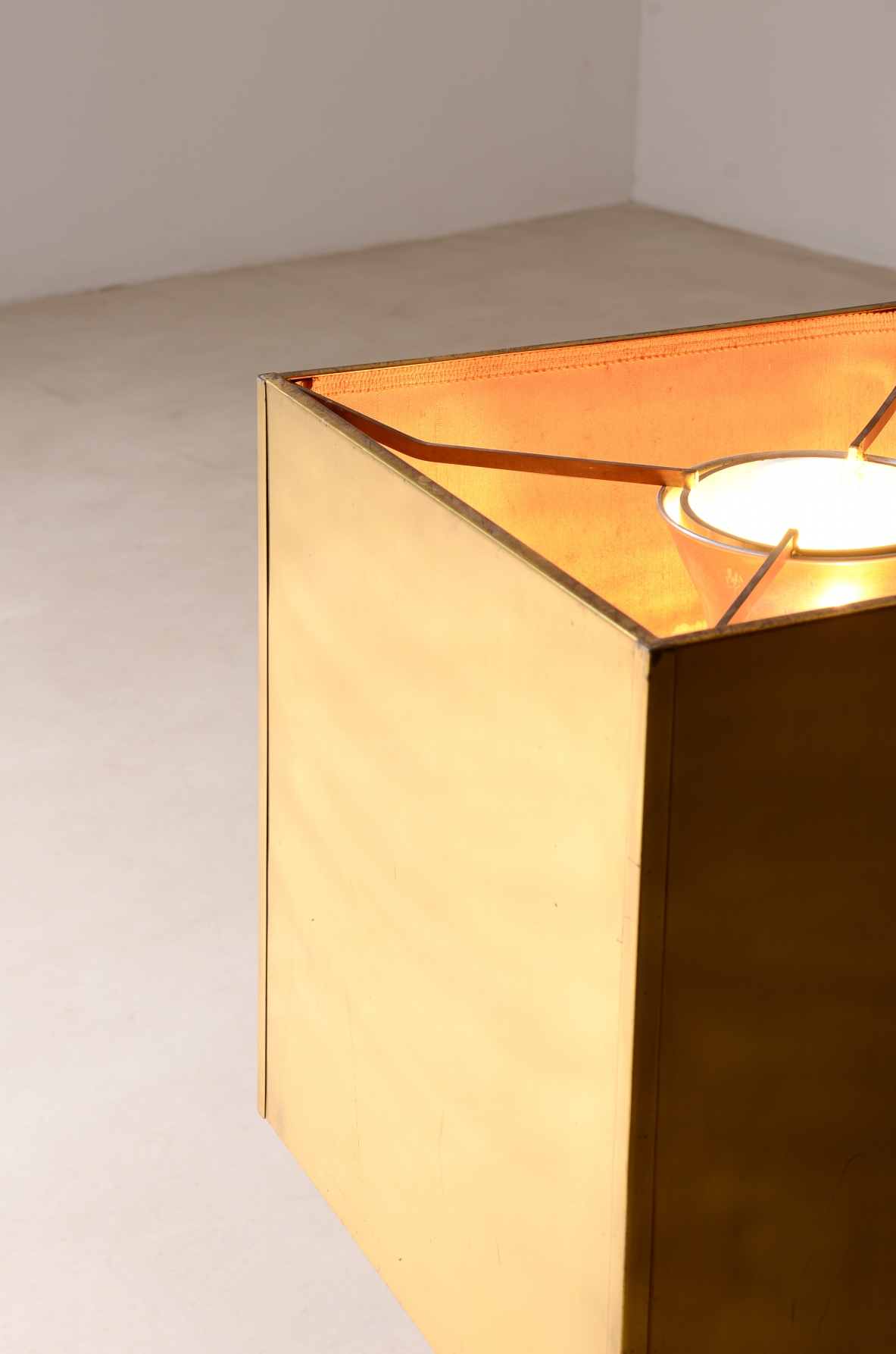 Willy Rizzo Large table lamp with glazed ceramic base and brass shade 1970