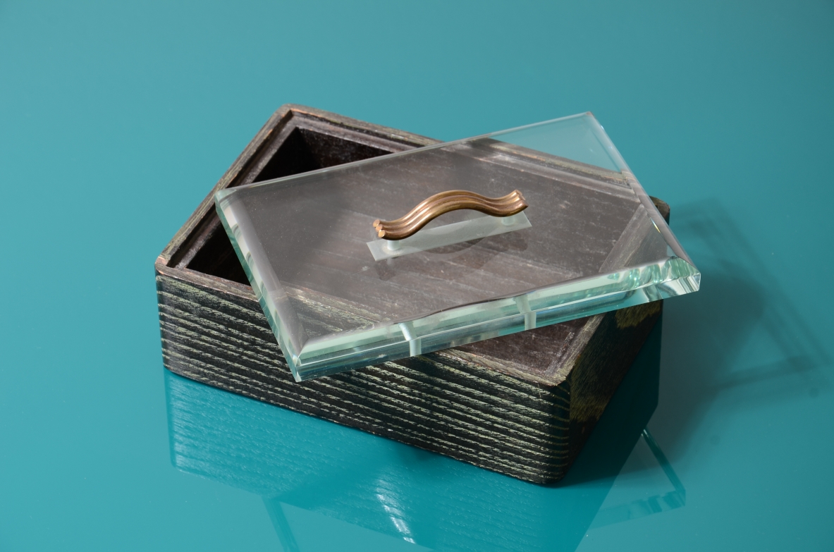 Pietro chiesa Fontana Arte card holder box in wood an cut crystal