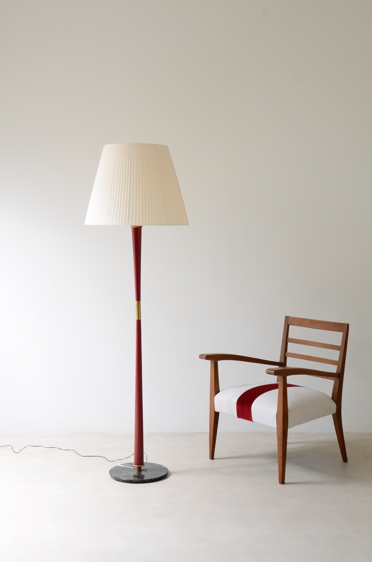 Stilnovo Milano  Lampada con base in marmo verde alpi e stelo in legno laccato