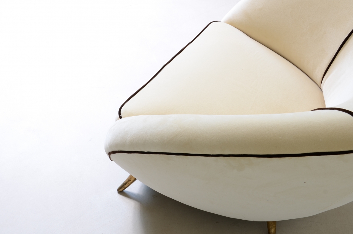 Guglielmo Veronesi  Pair of armchairs upholstered in velvet, Isa Bergamo 1950's