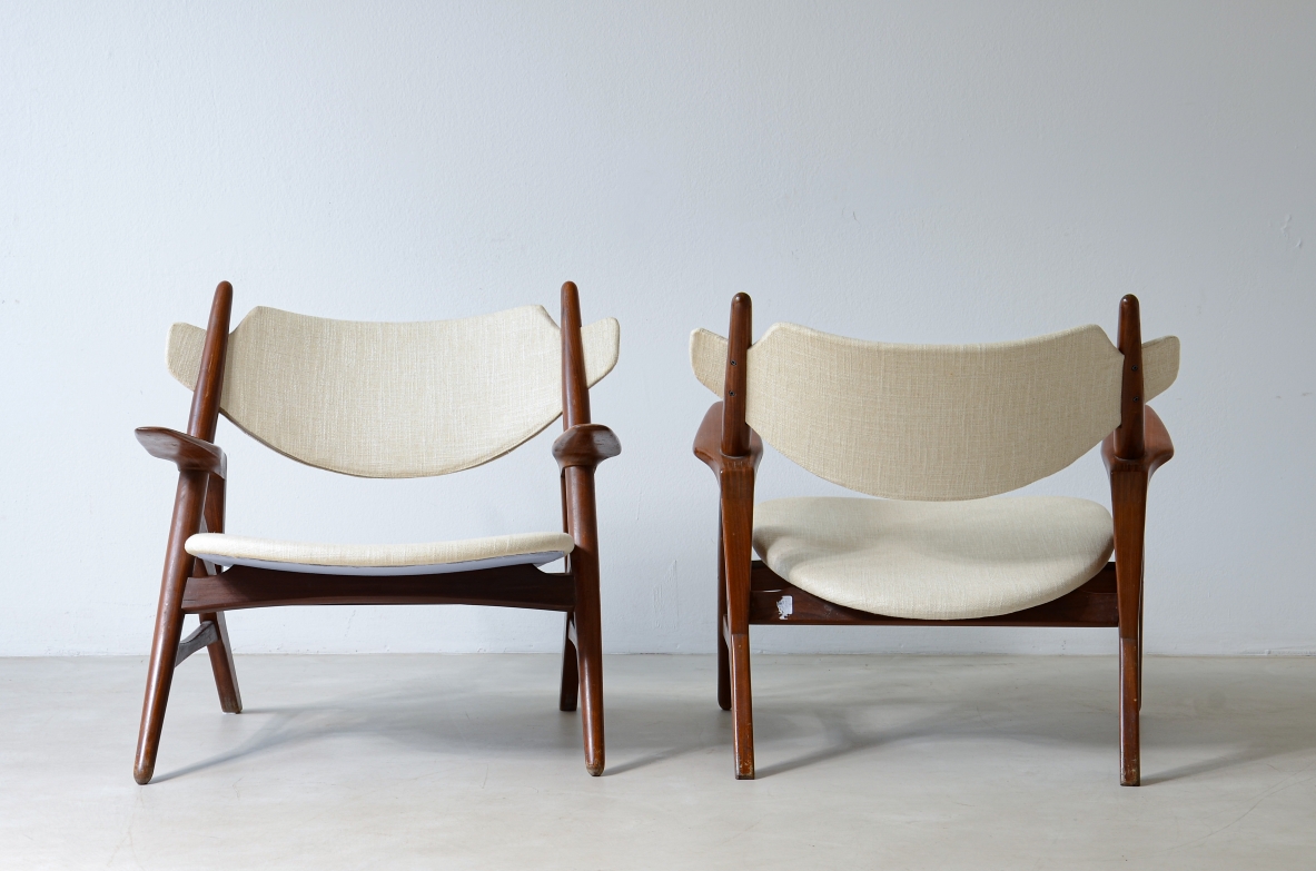 Hans J. Wegner, Coppia di poltrone CH-28 Sawbuck con struttura in legno di tek  1951
