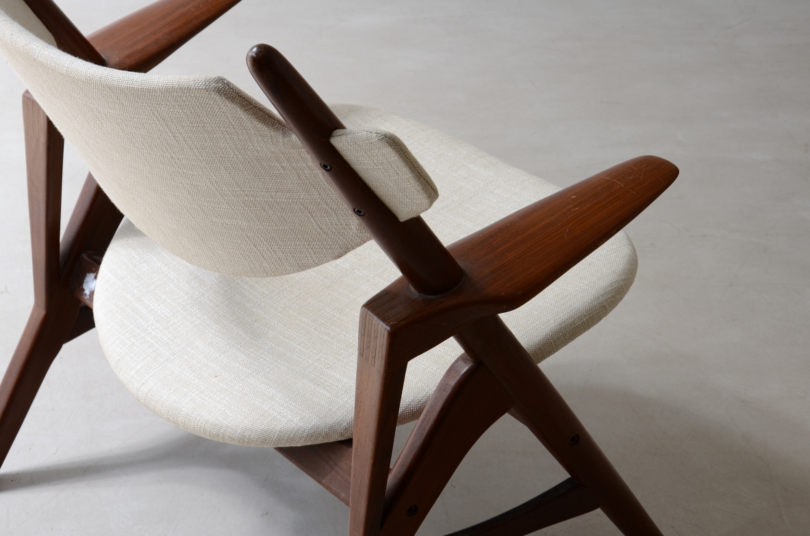 Hans J. Wegner, Coppia di poltrone CH-28 Sawbuck con struttura in legno di tek  1951