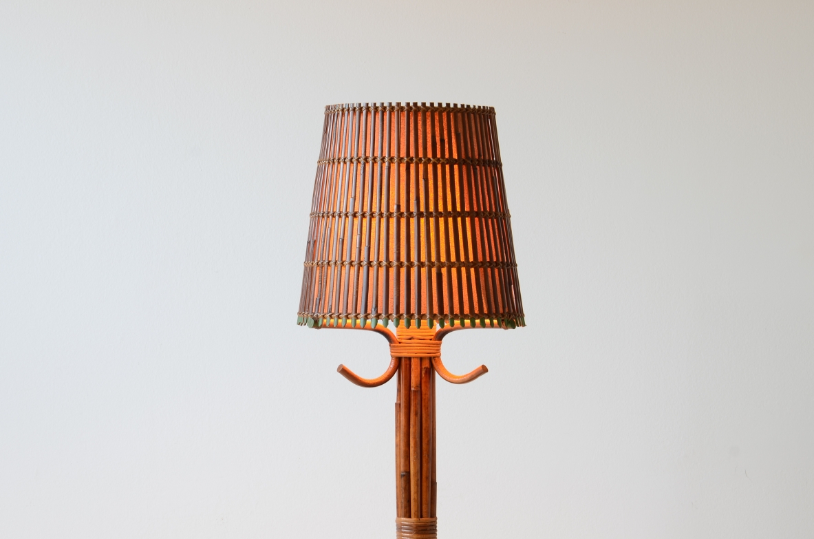 Elegant floor lamp in rush and painted rush with fabric interior.  Italian manufacture 1960ca.