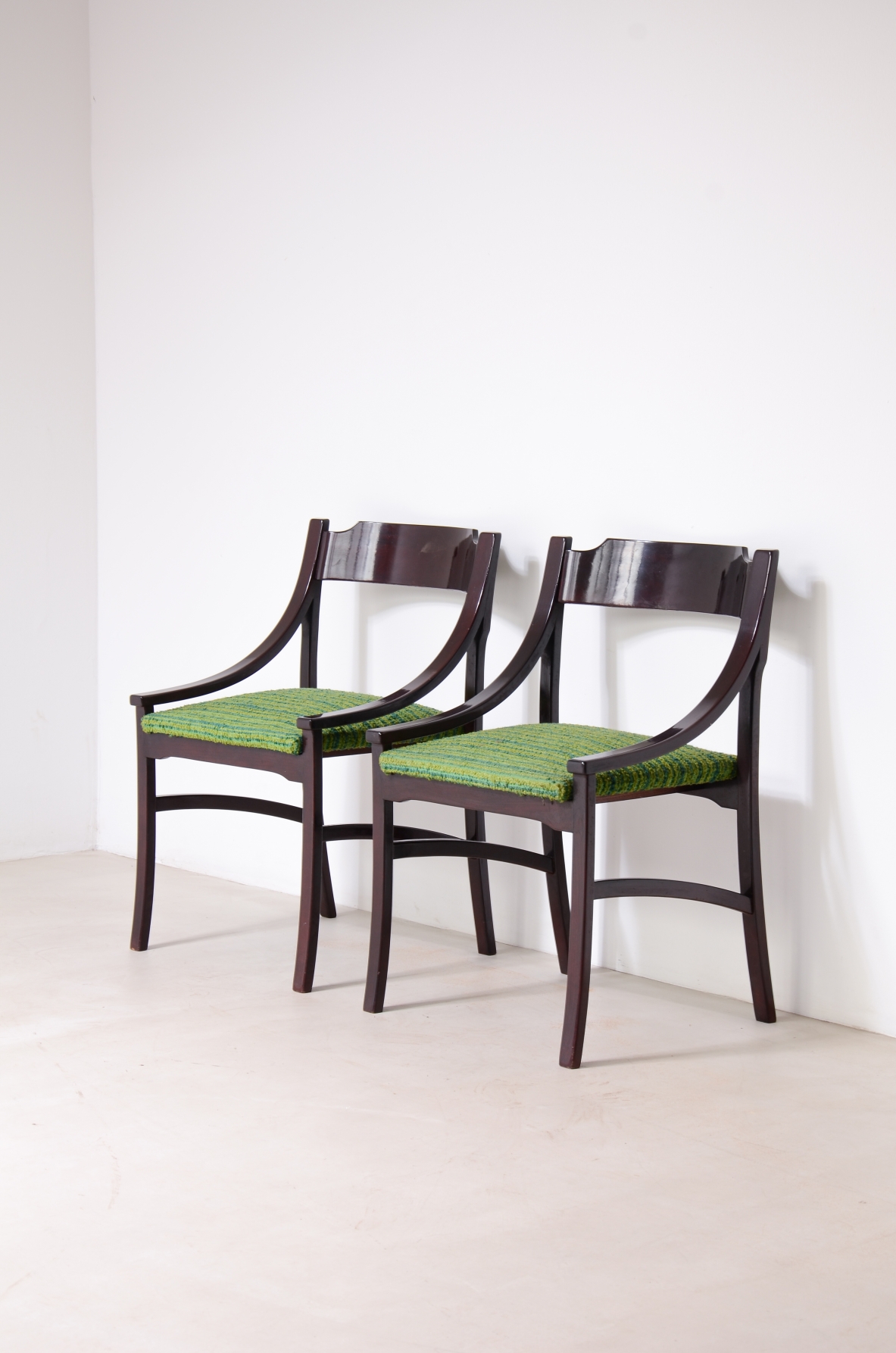 Melchiorre Bega 4 sedie in legno sagomato.1964