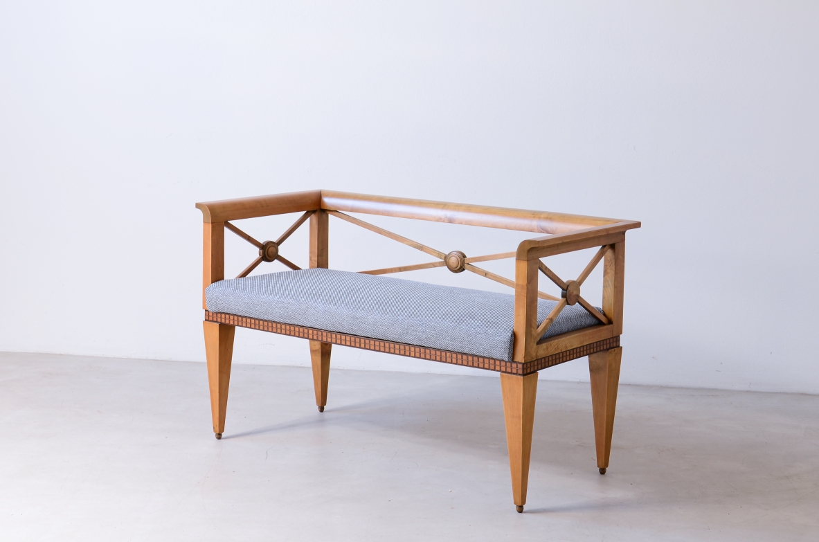 Ulisse Stacchini, Panchetta da ingresso in legno chiaro con motivo a crociera sullo schienale anni 30'. 
