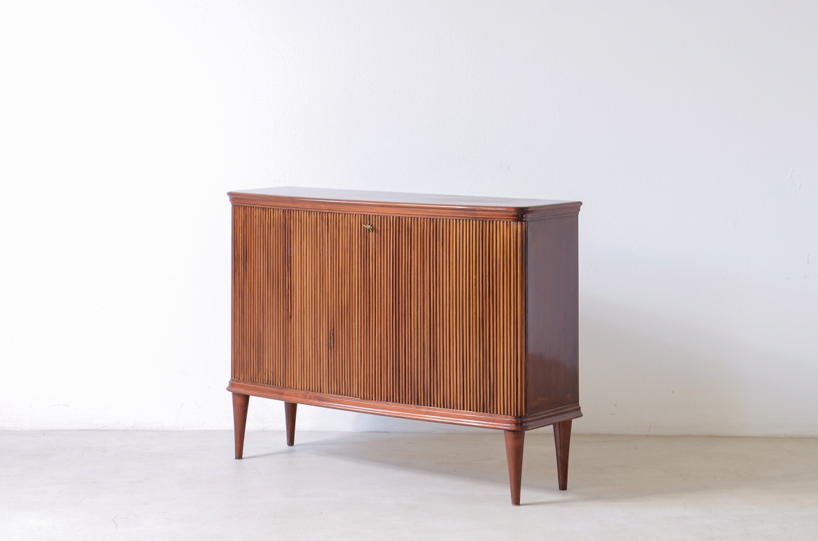Paolo Buffa two-door cabinet with wavy wood front doors, Italian manufacture, 1950