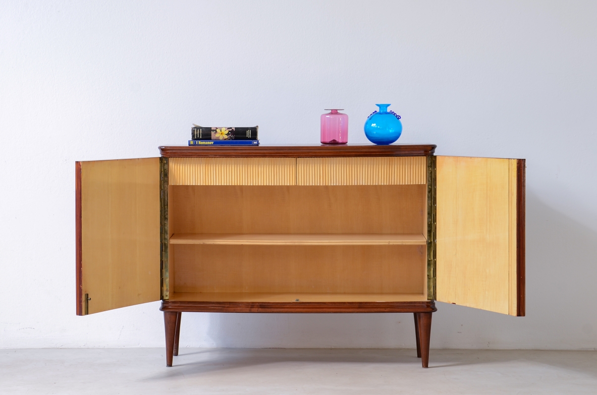 Paolo Buffa two-door cabinet with wavy wood front doors, Italian manufacture, 1950