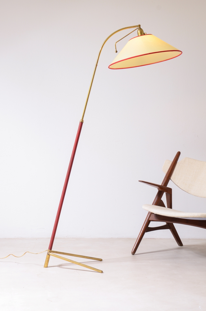 Gilardi & Barzaghi  Brass reading lamp with tilted stem covered in leather and adjustable parchment shade 1950