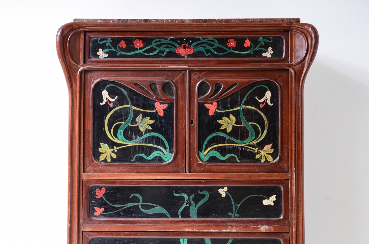 Rare comode in the style of Louis Majorelle Italian Art Noveau, 1880-1910 ca.