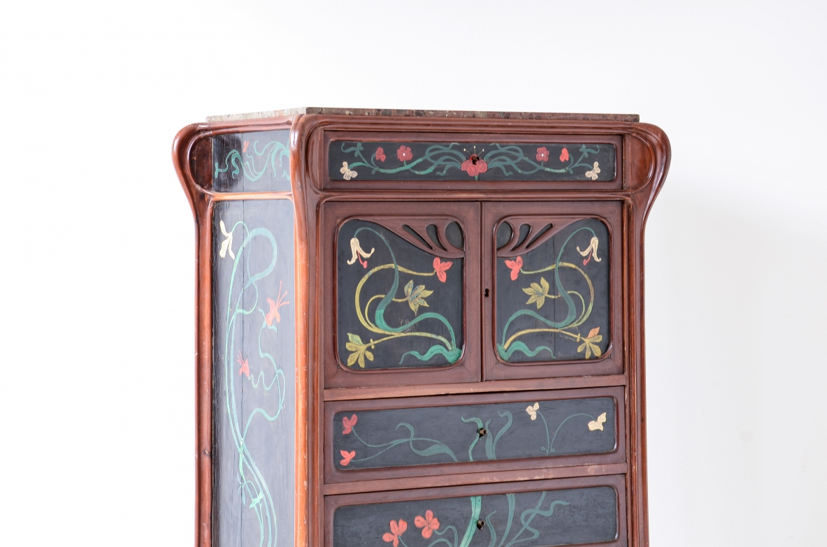 Rare comode in the style of Louis Majorelle Italian Art Noveau, 1880-1910 ca.