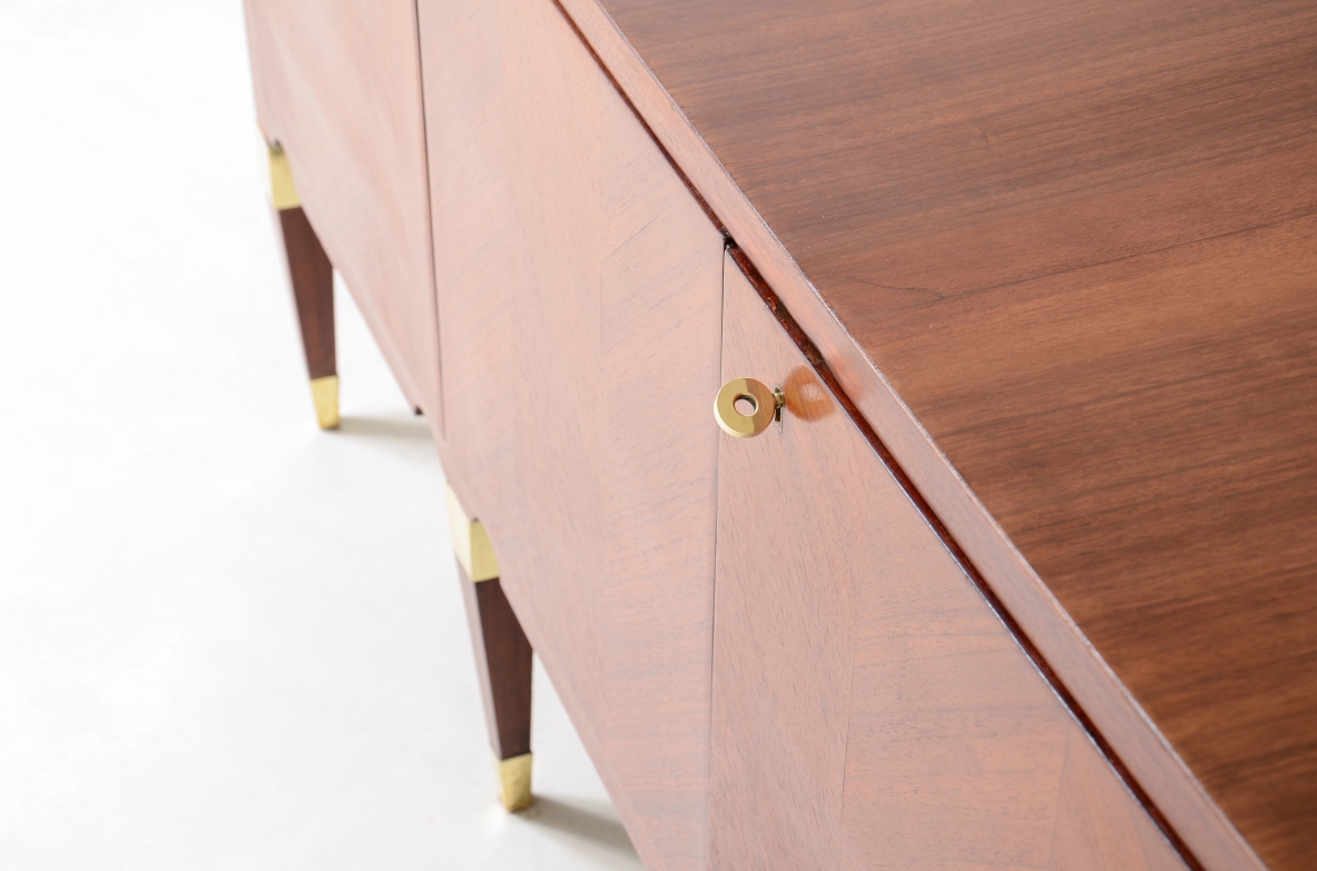 Paolo Buffa  Elegant 4-door walnut cabinet with a herringbone pattern on the front ,  Italian Manufacture 1950's