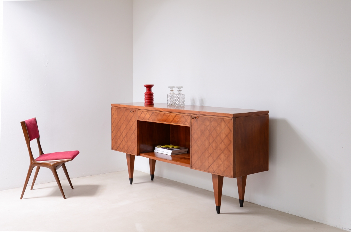 Gio Ponti  Splendido highboard con fronte in legno intarsiato a scacchiera, 1950