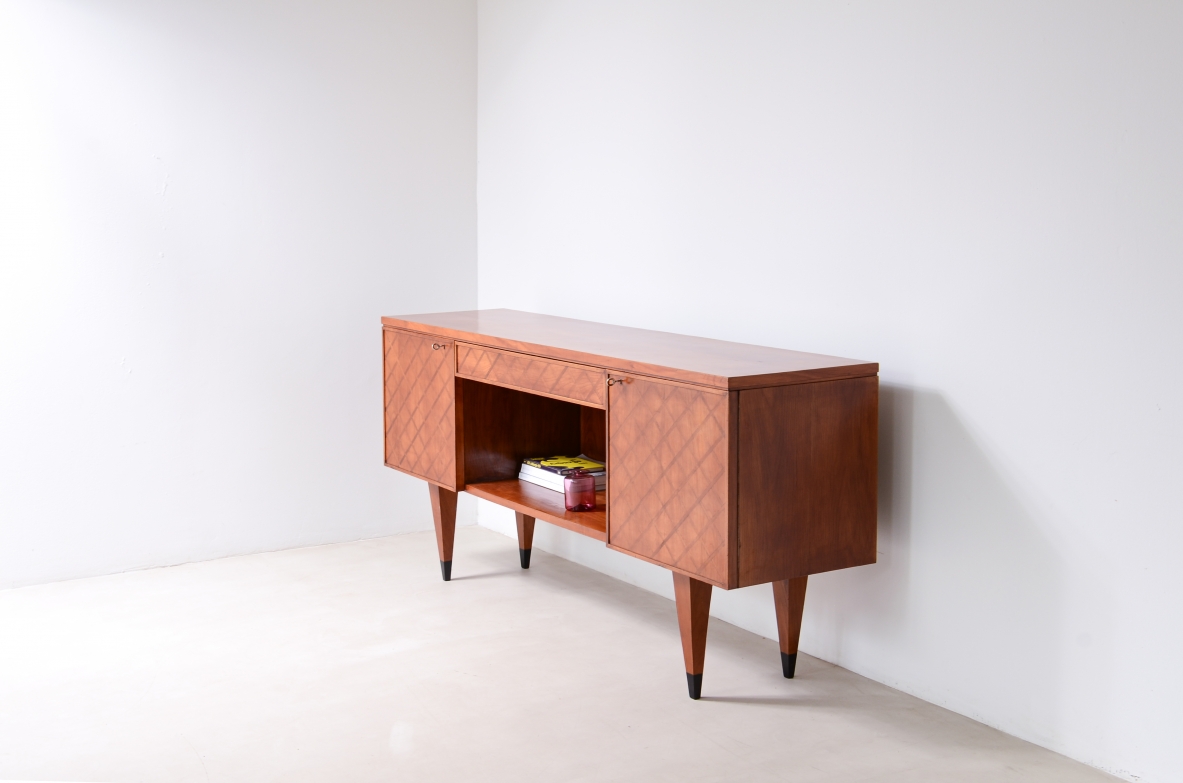 Gio Ponti  Splendido highboard con fronte in legno intarsiato a scacchiera, 1950