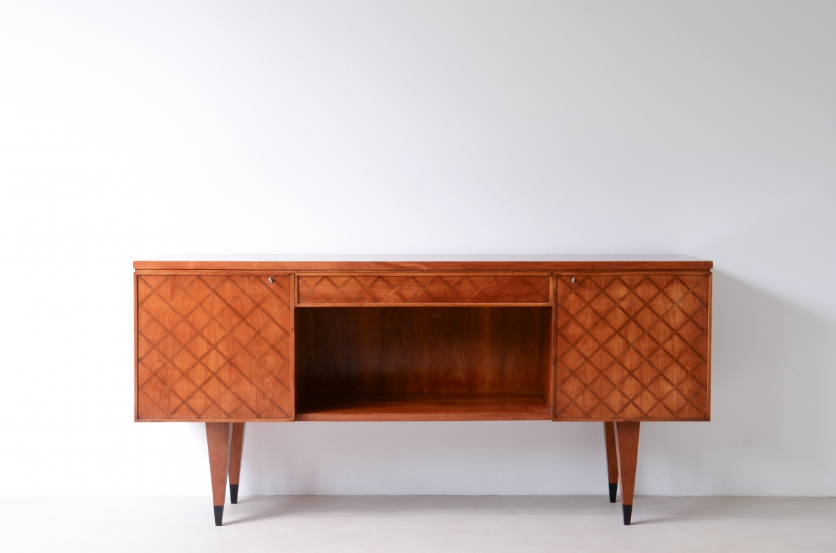 Gio Ponti  Splendido highboard con fronte in legno intarsiato a scacchiera, 1950