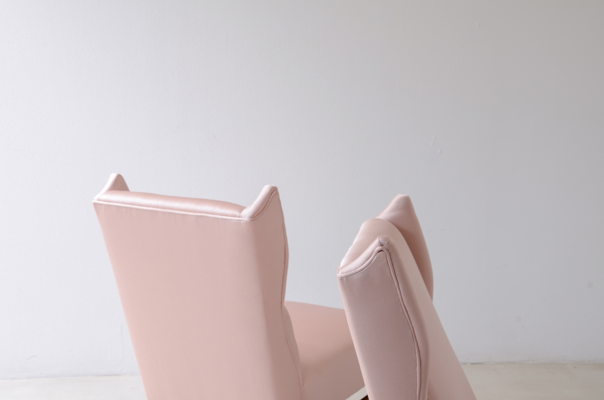 Pair of very refined armchairs with wooden structure and satin upholstery  in the style of Gio Ponti. ca.1950