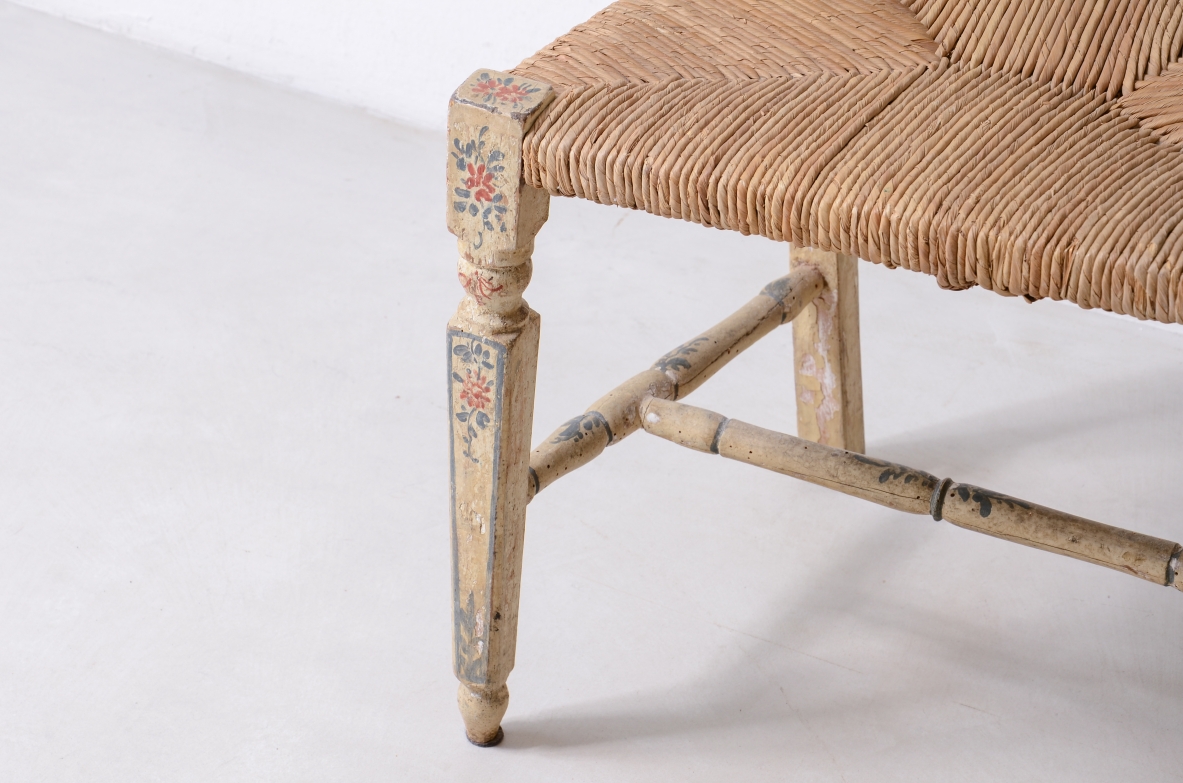 Rara coppia di sedie in legno dipinto e laccato.  Manifattura italiana, Genova, 1790ca.