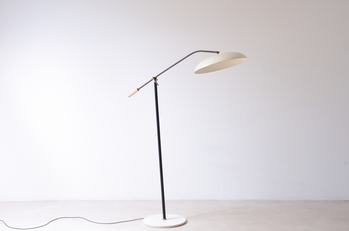 Stilnovo Milano  Lampada da lettura con stelo in metallo e ottone,
