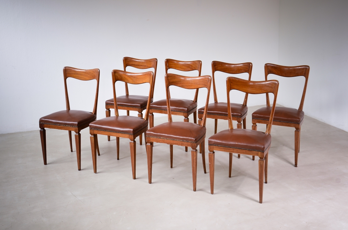 Gianni Vigorelli  Set di otto sedie in legno sagomato, Manifattura italiana, 1950ca.