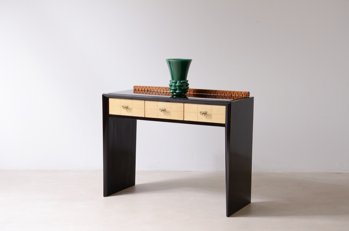 ABV Borsani Varedo  Elegante console in rovere tinto con motivo in legno