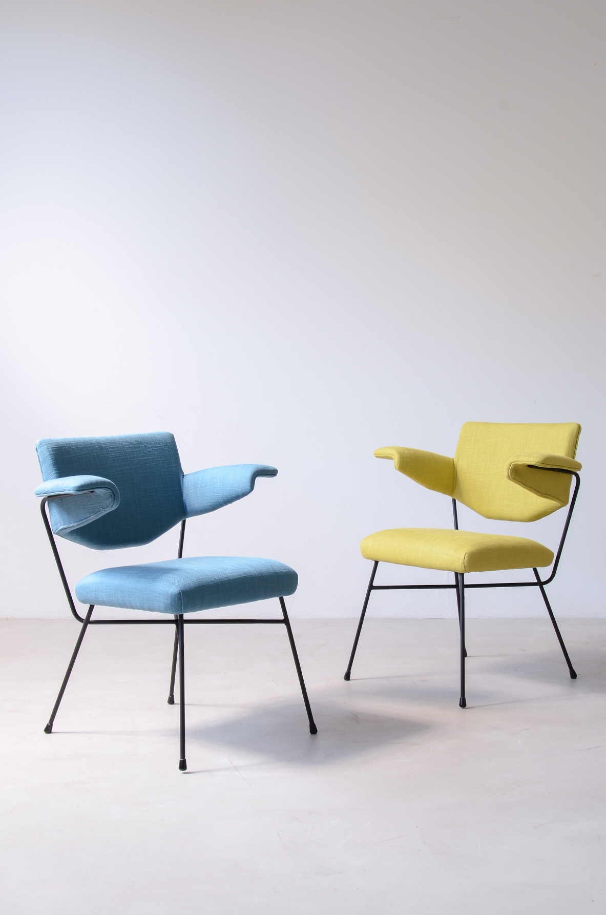 Coppia di poltroncine modello 