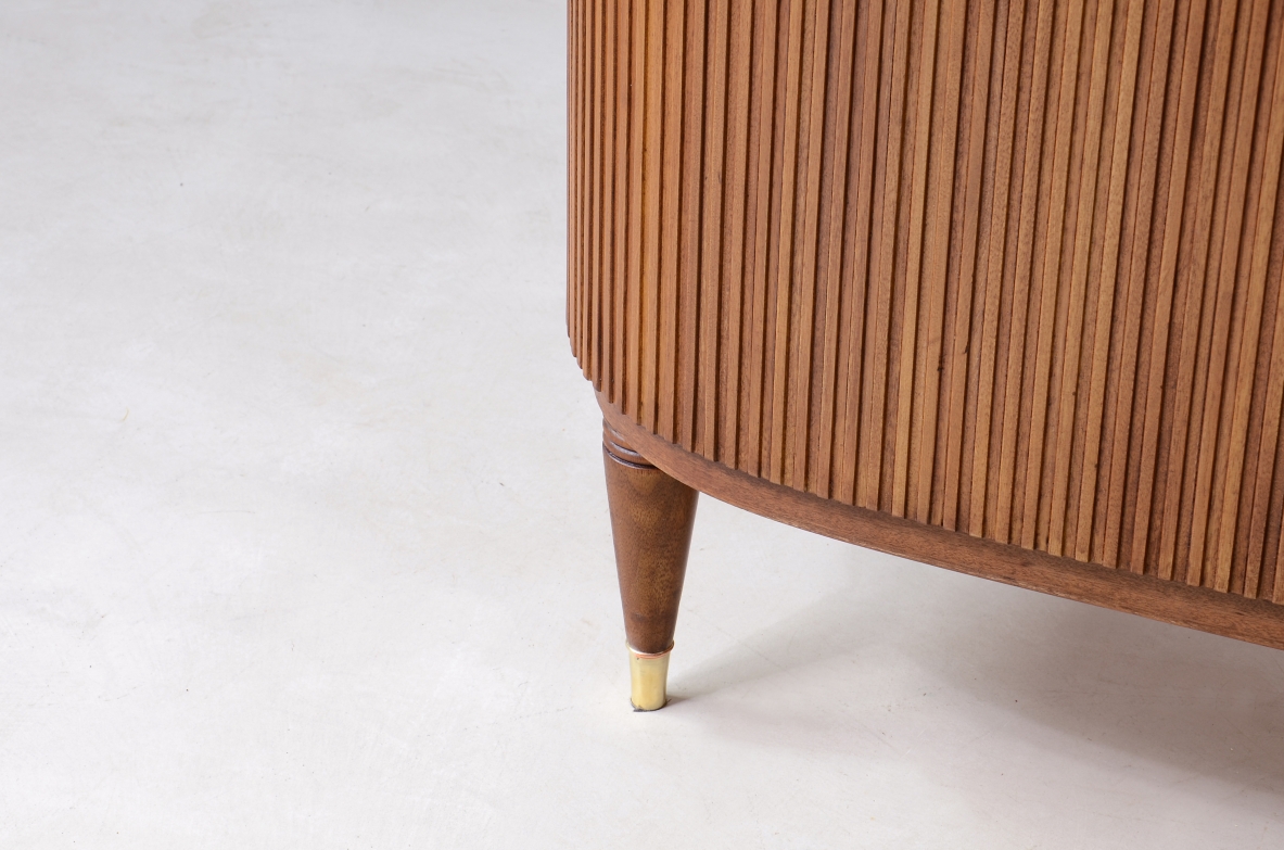 Two elegant twin cabinets in blond wood with curved fronts and sides, Attribution: ABV Borsani Varedo, ca. 1940.