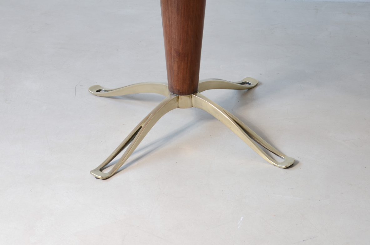 Table with a turned wooden central colum and Carrara marble top. 1950's