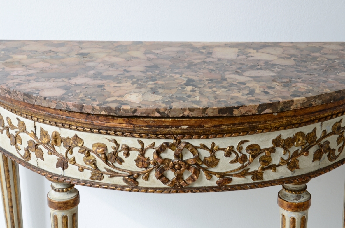 Splendid half-moon console table in lacquered and gilded wood. Made in Naples, ca. 1780-1790.