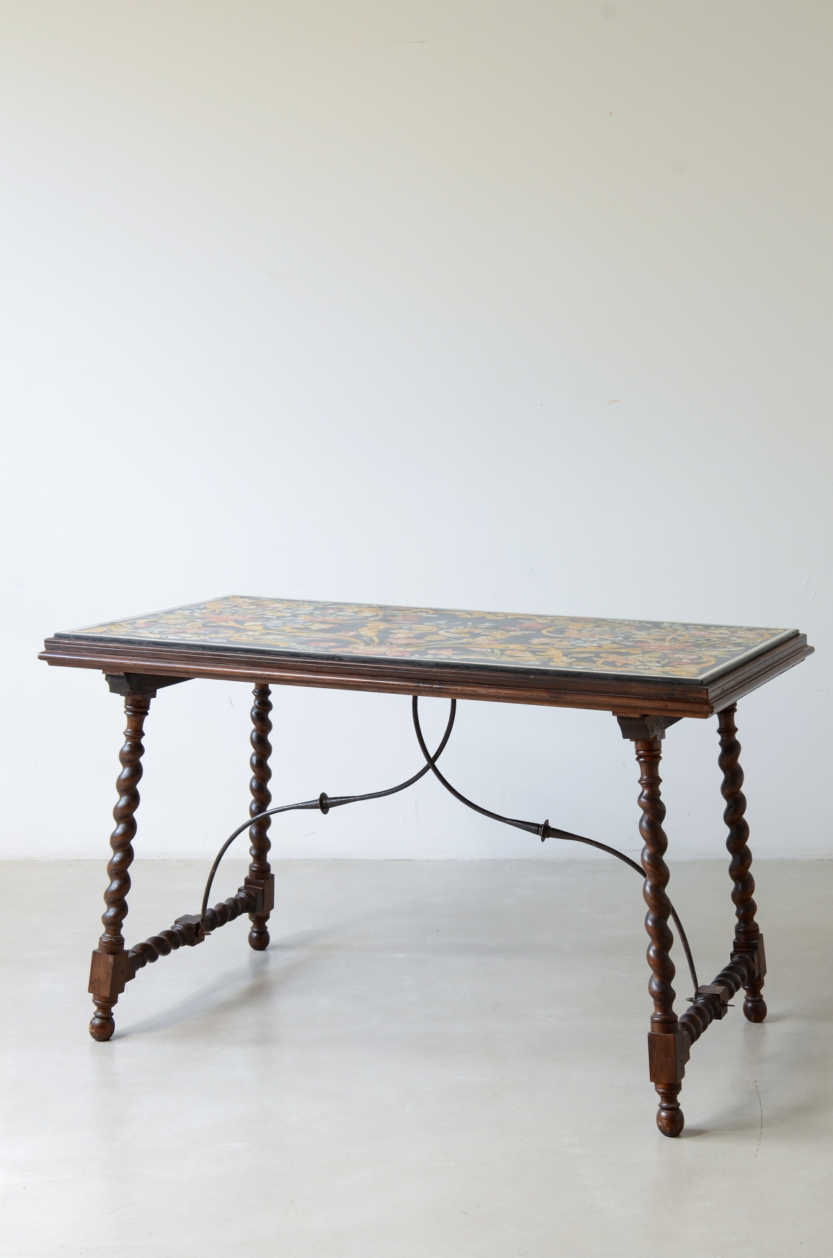 Stunning table with a rectangular polychrome scagliola top,ca. 1700-1730.