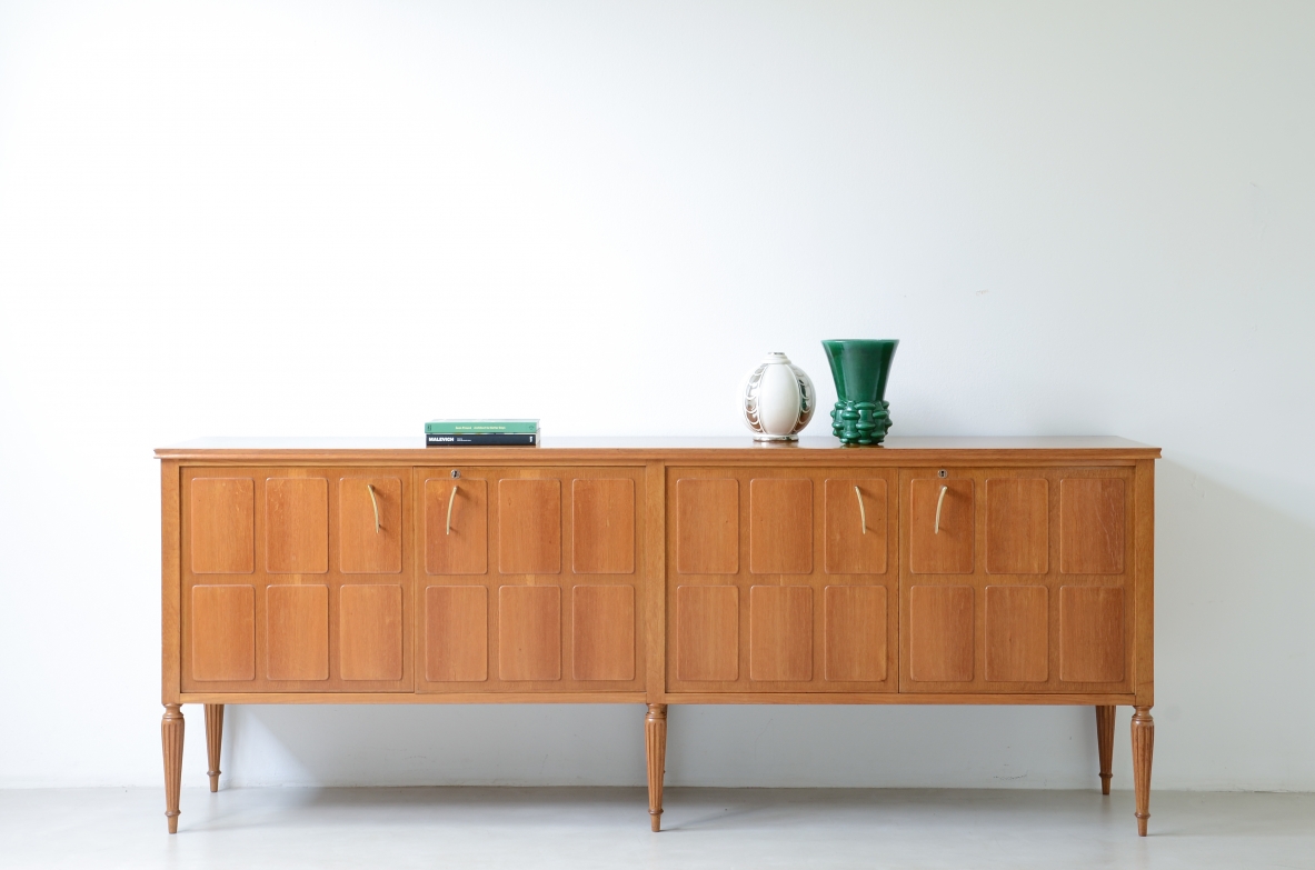 Paolo Buffa Large four-door blond oak cabinet Made around 1950.