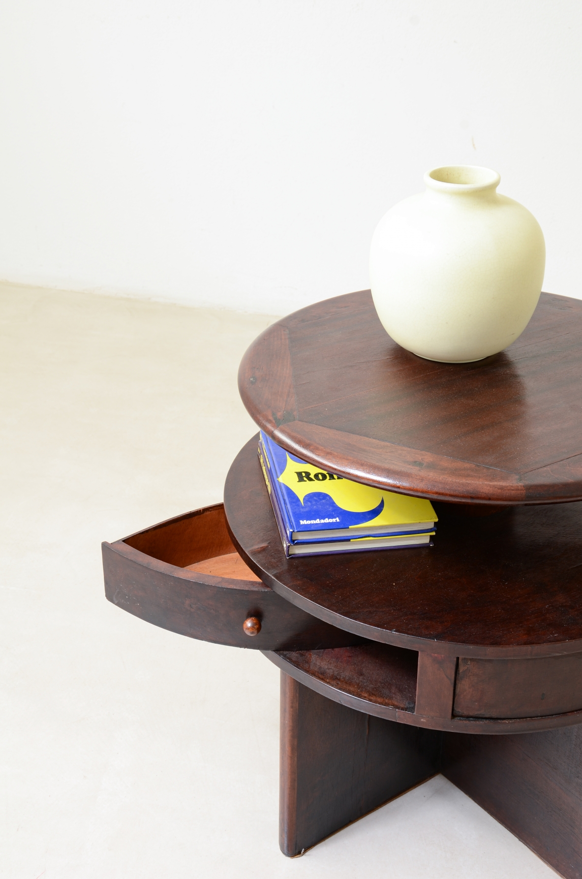 Coffee table with a cross-shaped base, and four beautiful fan-shaped drawers, Italy 1930