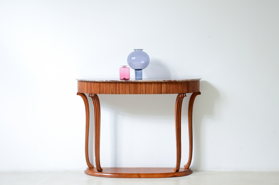 Elegante console con fascia in legno grissinato, Attribuzione Paolo Buffa, manifattura italiana, 1940ca.