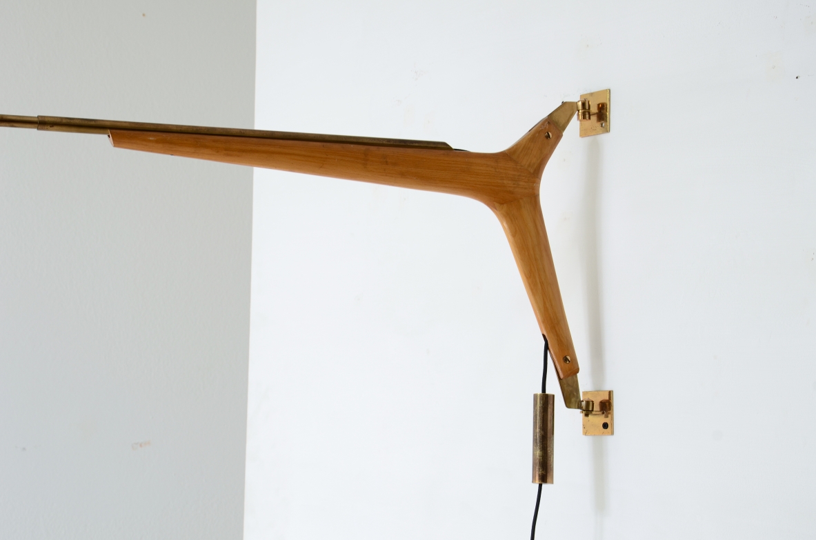 Franco Buzzi, wall lamp with extendable brass arm. Stilnovo 1950's