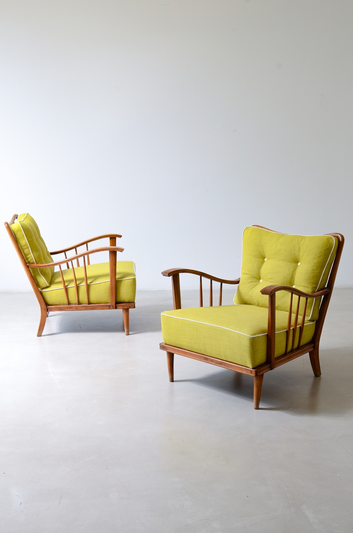 Gianni Albertini, Pair of cherry wood armchairs, Italian Manufacture, ca.1950.