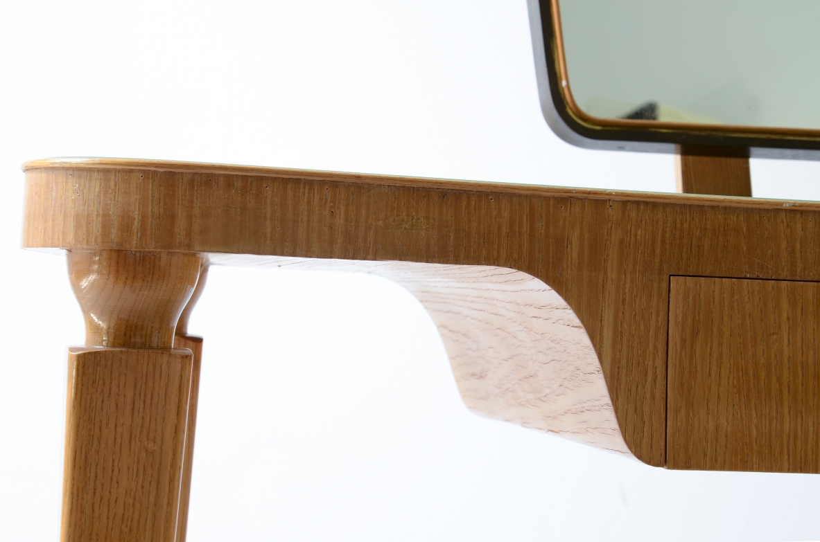 Elegante console toilette in frassino con cassetto sagomato. Manifattura italiana 1940ca.