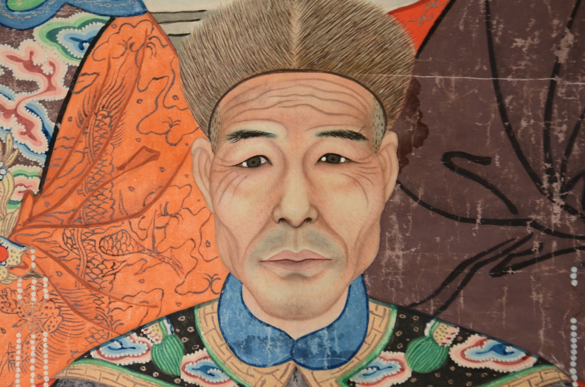Large portrait of a Chinese aristocratic family. Tempera and pigments on paper, China, second half of the 19th century.