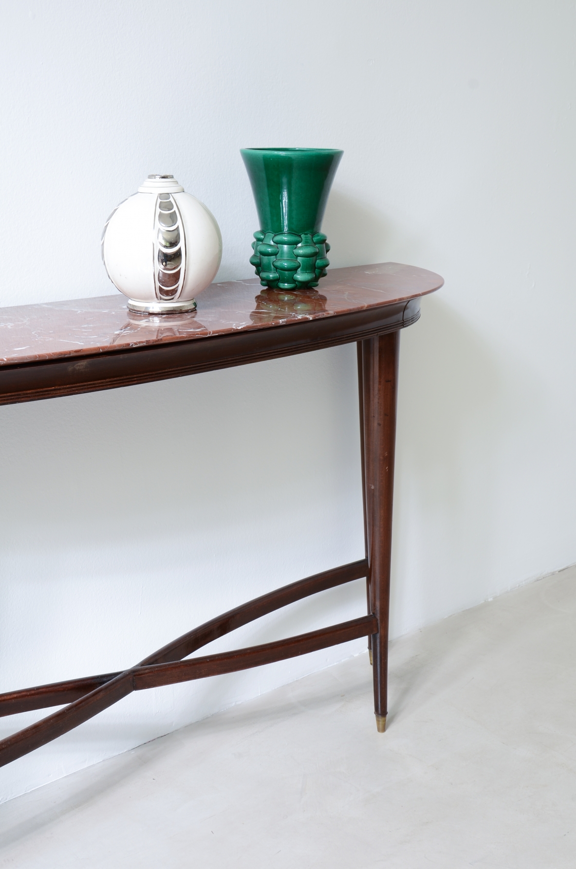 Paolo Buffa Elegante console in mogano con piano in marmo 1940