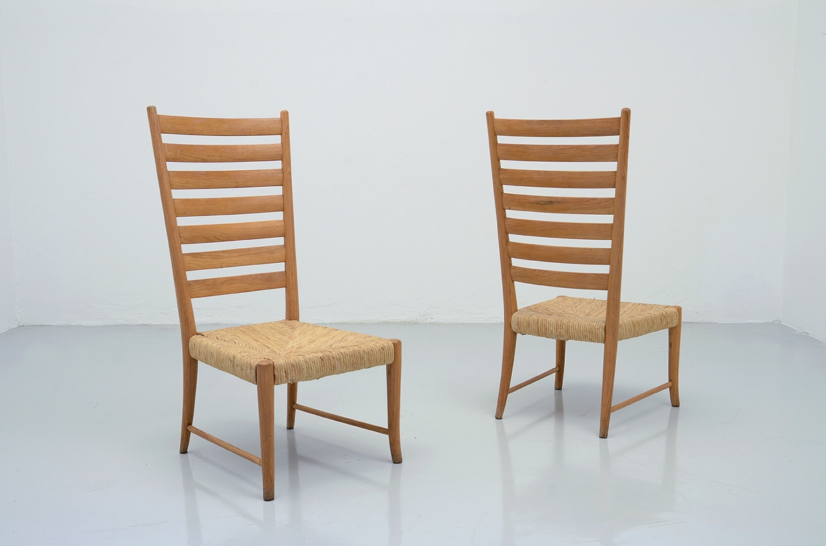 Paolo Buffa, pair of 1950's low chairs in Oak